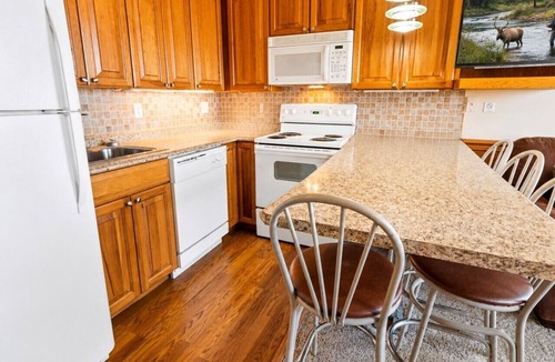 Edray Condo | ML324 Charming & Rustic 1BR/1BA, relaxing mountain view (Connects to ML326)
