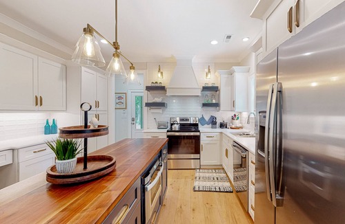 Manteo House | MNT3803: Horatio's Hideaway | New Construction | Roanoke Island | Grill
