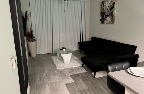 Dania Beach Condo | MODERN 1 BEDROOM 1 BATHROOM CONDO NEAR FLL AIRPORT