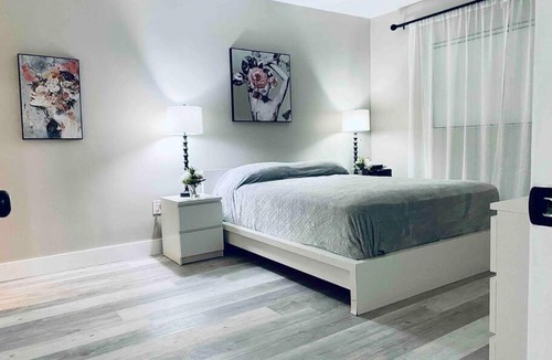Aventura Apartment | Modern 1BR 2BA Condo 1Block to Aventura Mall