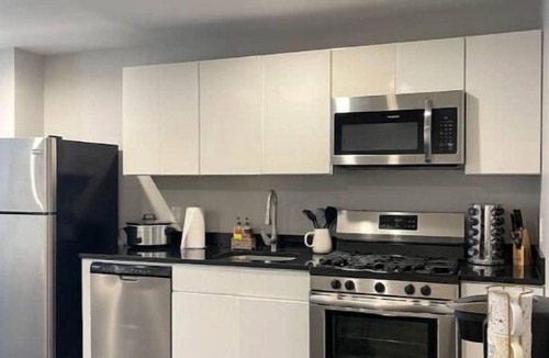 Albany Apartment | ★MODERN 1BR Apt w/PRIVATE deck! W/D★