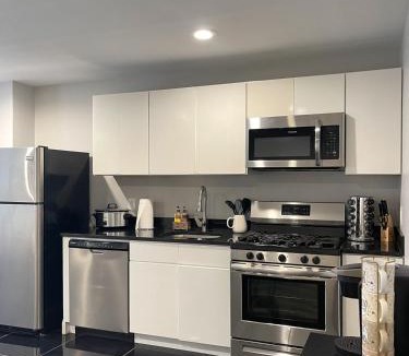 Albany Apartment | MODERN 1BR Apt with PRIVATE deck