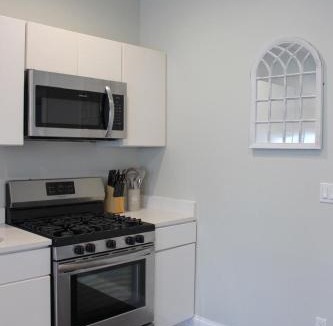 Albany Apartment | MODERN 1BR GREAT Location Downtown Parking