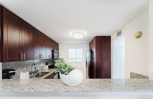 Boca Raton Apartment | Modern 2BR/2BA with Balcony- Directly Across from the Beach