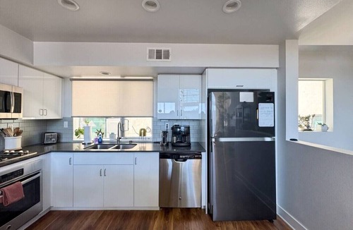 Downtown Los Angeles House | Modern 2BR + Loft Family Home, steps to Echo Park
