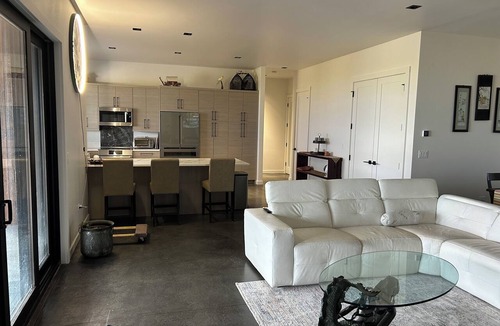 Lakeside House | Modern 3-bedroom bungalow in peaceful Somers with great lake and mountain views