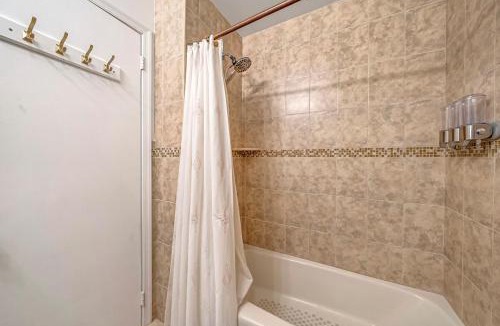 Constable Hook Apartment | Modern 3 BR Home-30 min to NYC & MetLife World Cup