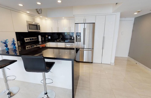 Sunny Isles Beach Condo | Modern 3BR Apt w/Pool View, Steps to Beach OR-202