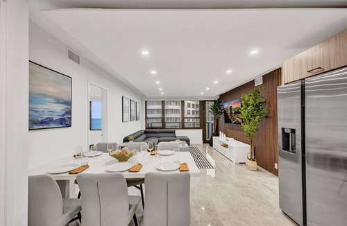 Mid Beach Apartment | Modern 3BR Ocean-View Condo | Pools, Gym & Sauna 1407