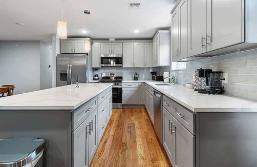Forest Hill Apartment | Modern 3BR w/King Near Park