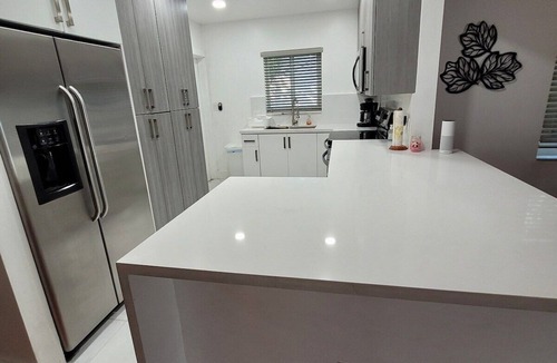 Northeast Miami House | Modern 4BR/2BA Miami Haven