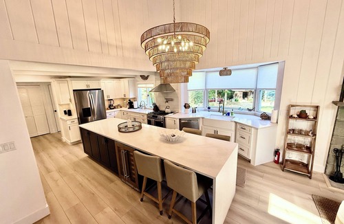 Tisbury House | Modern 4BR Escape w/Jeep Wrangler Near Town Patio, Fire Pit & Hot Tub