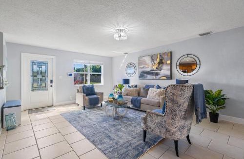 West Palm Beach House | Modern 4BR Retreat Pet-Friendly Outdoor Oasis