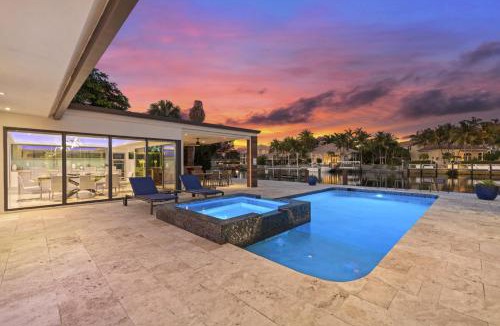 South Lake House | Modern 5-Bedroom Waterfront Villa with Private Pool, Dock, and Jacuzzi in Hollywood