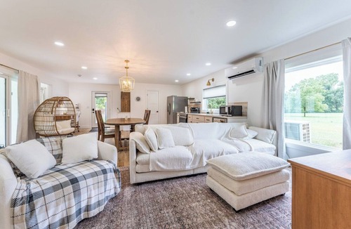 Millersburg House | Modern Amish Country Retreat w/Private Hot Tub