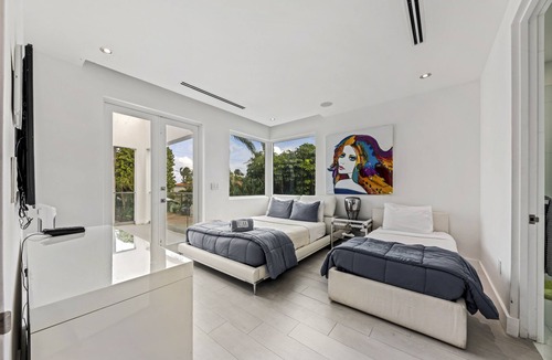 Lauderdale Beach House | Modern and luxuous Beach Mansion, heated salt water pool and spa.