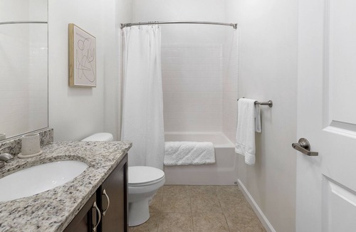 Chesapeake Apartment | Modern Apartment in Prime Location (ID1388X013)