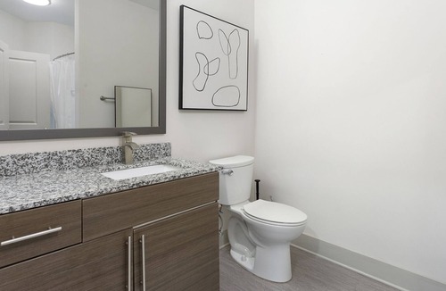 Short Pump Apartment | Modern Apartment in Prime Location (ID5286X10)
