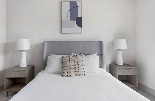 Short Pump Apartment | Modern Apartment in Prime Location (ID5286X10)