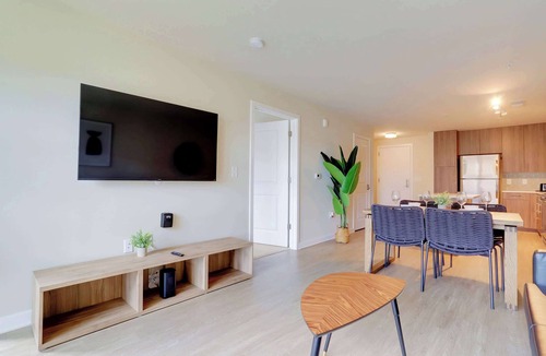 Jefferson Manor Apartment | Modern Apt in a Prime Alexandria Location