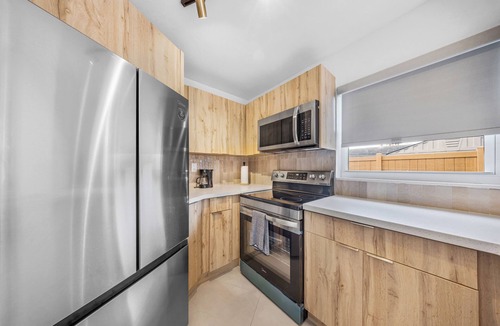 Coral Ridge Isles Apartment | Modern&Beachy space w/kitchen, 5 stars - 4 ppl