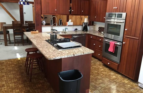 West Hyannisport House | Modern Cabin Retreat Walk to Craigville Beach