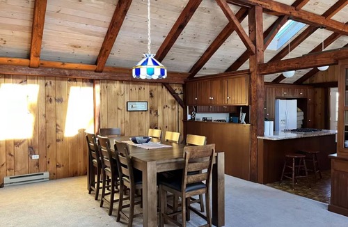 West Hyannisport House | Modern Cabin Retreat Walk to Craigville Beach