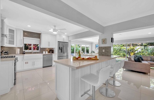 Bel Air House | Modern Coastal Style Walk To Beach Heated Pool Tranquility Ocean Mist Key Resldences