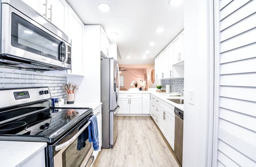 Boca Raton Apartment | Modern Coastal 2BR on Intracoastal Walk to Beach