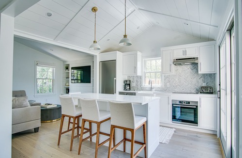 Nantucket Town Cottage | Modern coastal cottage- great location
