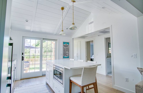 Nantucket Town Cottage | Modern coastal cottage- great location