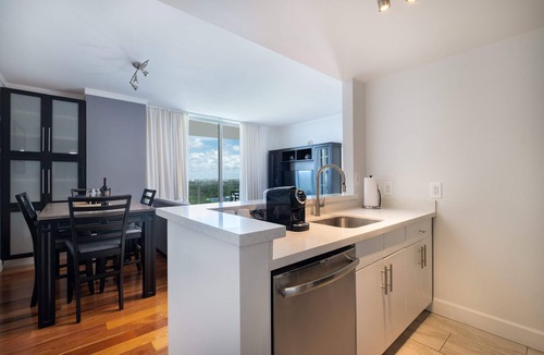 Coconut Grove Apartment | Modern Coconut Grove Stay | Hospital Proximity