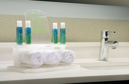 Ruckersville Hotel | Modern Comfort & In-Room Amenities l Close to Charlottesville Highlights