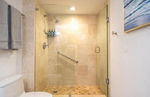 East Fort Lauderdale Hotel | Modern Condo by the Beach, Water Taxi Stop, Prime Location!