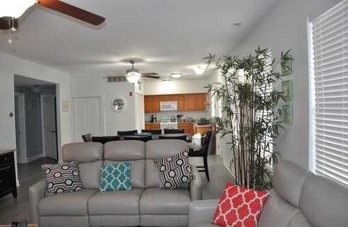 Wildwood Condo | Modern Condo (WIFI & AC) 2 block walk to Boardwalk, Beach & Convention Center!