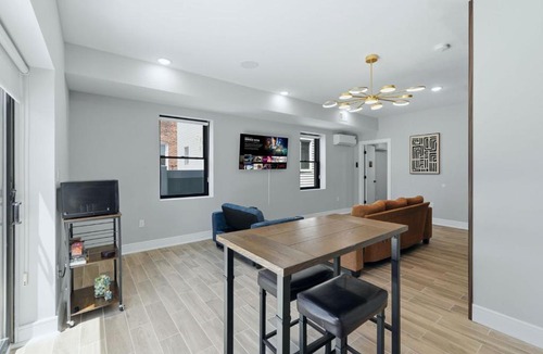 Greenville Apartment | Modern Cozy 1BR Central Jersey City with NYC Access