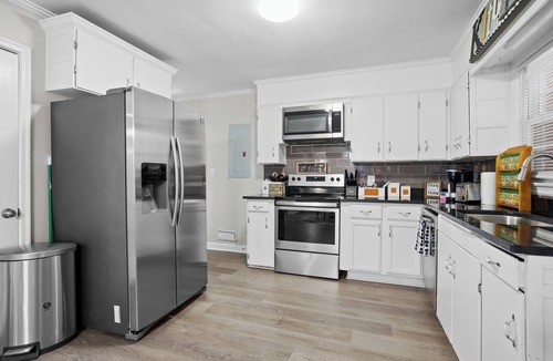 Rocky Mount House | Modern & Cozy Home Mins to everything