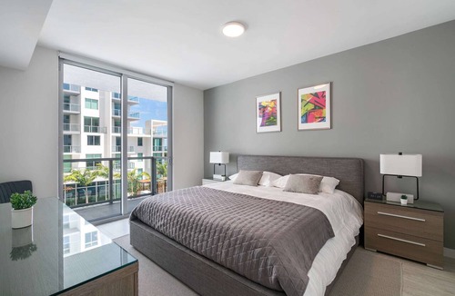 Northeast Miami Condo | Modern Decor W/Bay Views 1 Bdrm Condo