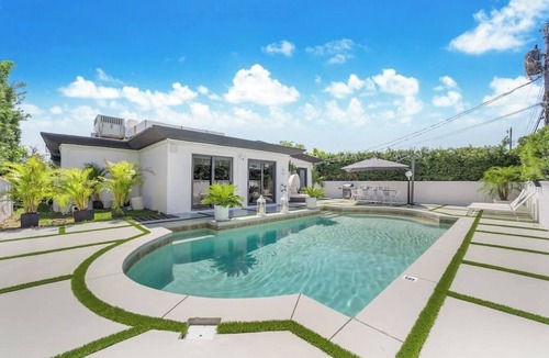 North Bay Village House | Modern Elegance home with Heated Pool & Pool Table