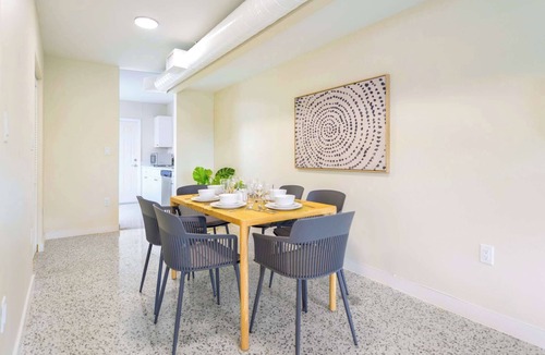 Northeast Miami House | Modern Extended Stay Near Miami Beach