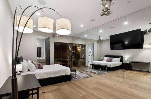 The Flats House | Modern Family Home on the Flats of Beverly Hills.