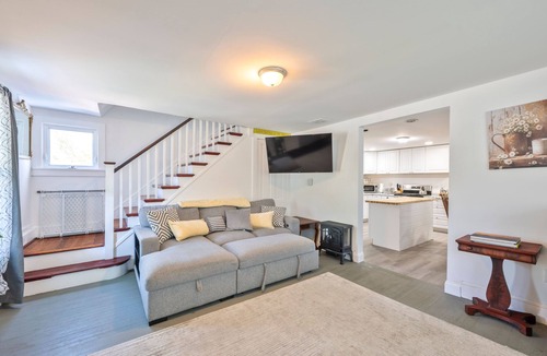 Green Creek House | Modern Farmhouse w/Hot Tub | Nr Cape May Beaches!