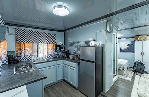 True Cabin | Modern Foldable Container Home with Mountain Views near Pipestem Resort, West Virginia