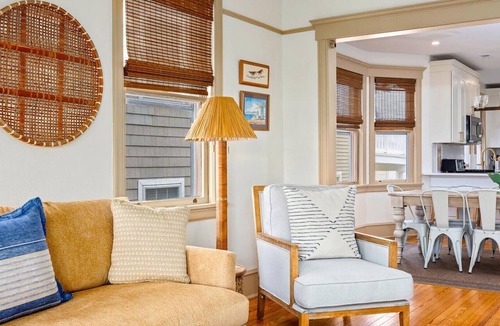 North End Condo | Modern Historic Charm 4br ONE Block to Beach
