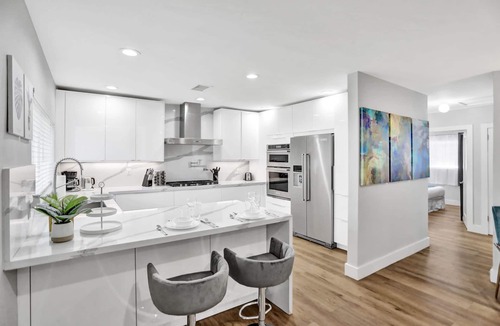 Hollywood Lakes House | Modern home w/heated pool & canal views