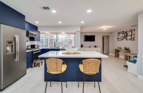 Sunrise House | MODERN HOME WITH HEATED POOL! CLOSE TO SAWGRASS MILLS MALL! FLEXIBLE CHECK IN