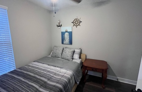 Fredericksburg House | Modern House !! 10 min to Fredericksburg malls, UMW and 5 min to Old town