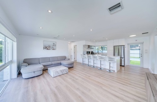 Deerfield Beach House | Modern House Walking to the Beach in the Cove of Deerfield Beach Florida
