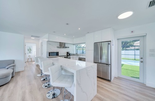 Deerfield Beach House | Modern House Walking to the Beach in the Cove of Deerfield Beach Florida