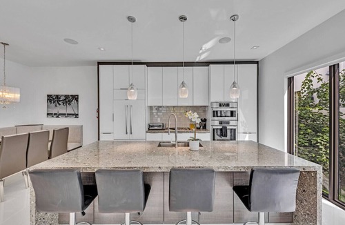 Colee Hammock House | Modern Las Olas Masterpiece, Steps from Las Olas